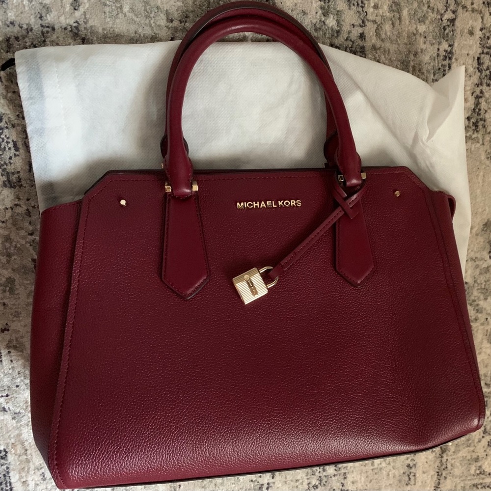 Michael Kors Hayes purse
